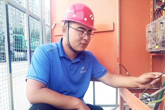 地鐵四部---安全崗---岳鑫-2.jpg 地鐵四部---安全崗---岳鑫-2.jpg