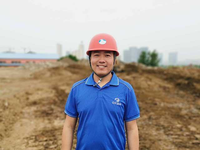 李彬.jpg 李彬.jpg